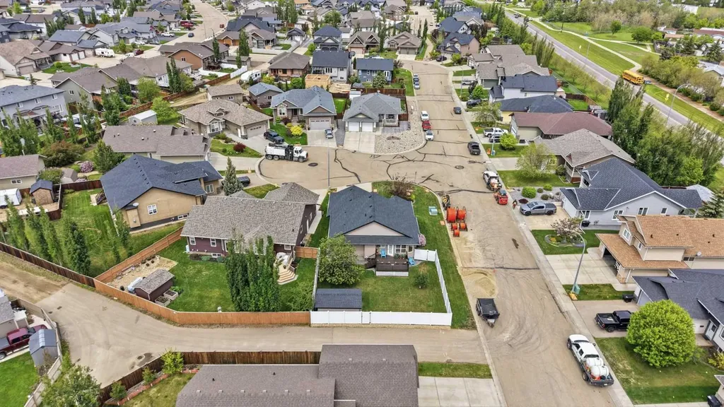 40 Emily Crescent Lacombe AB T4L 0A5
