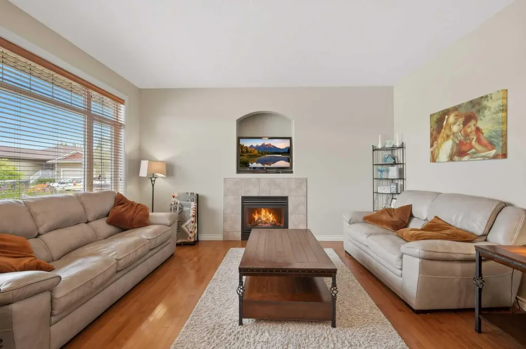 40 Emily Crescent Lacombe AB T4L 0A5