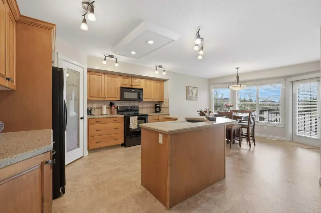 40 Emily Crescent Lacombe AB T4L 0A5