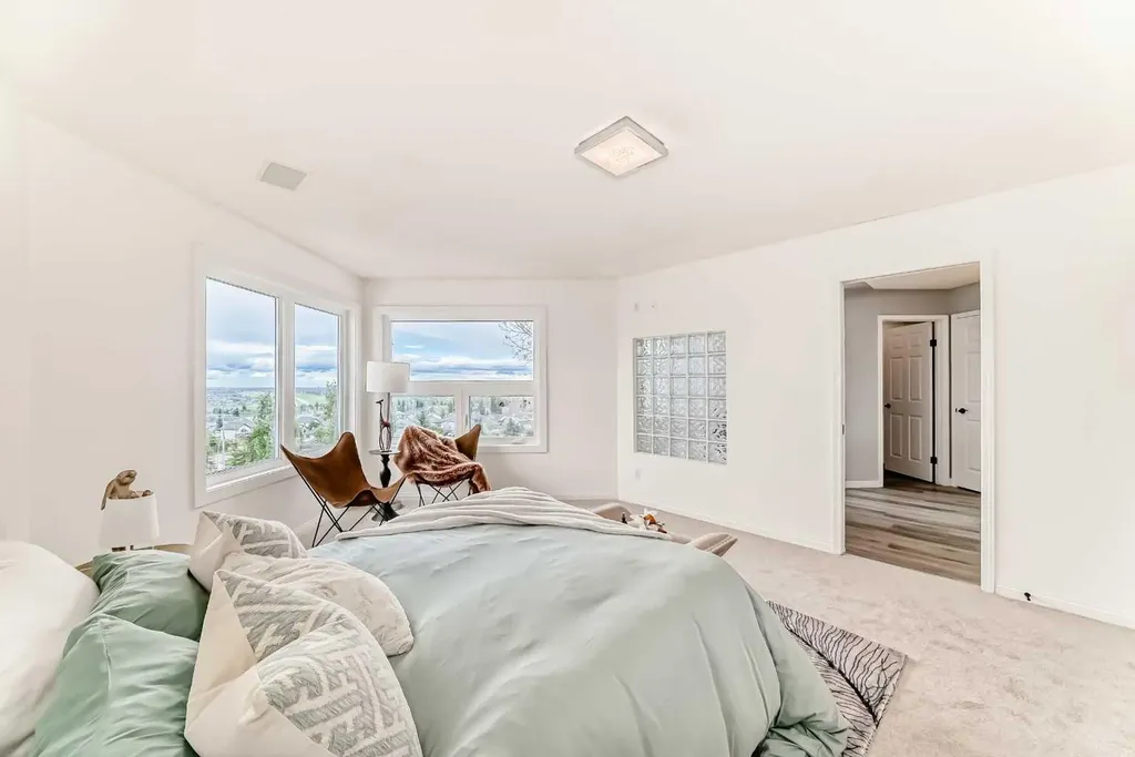 50 Hampstead Terrace NW Calgary AB T3A 5Y5