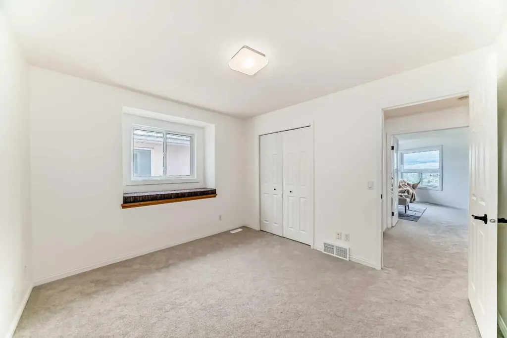 50 Hampstead Terrace NW Calgary AB T3A 5Y5