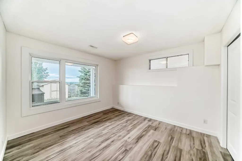 50 Hampstead Terrace NW Calgary AB T3A 5Y5