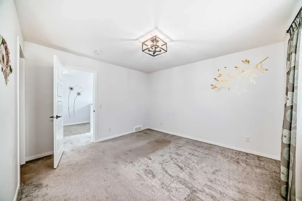 91 Walcrest Way SE Calgary AB T2X 4G2