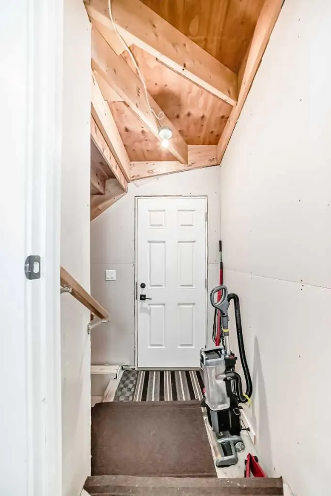 91 Walcrest Way SE Calgary AB T2X 4G2