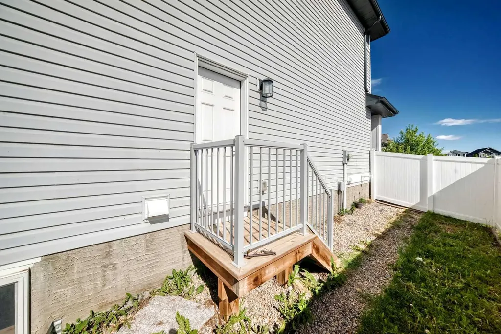91 Walcrest Way SE Calgary AB T2X 4G2