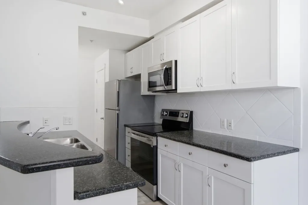 930 Centre Avenue NE Calgary AB T2E9C8