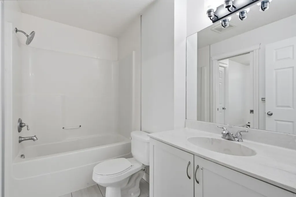 930 Centre Avenue NE Calgary AB T2E9C8