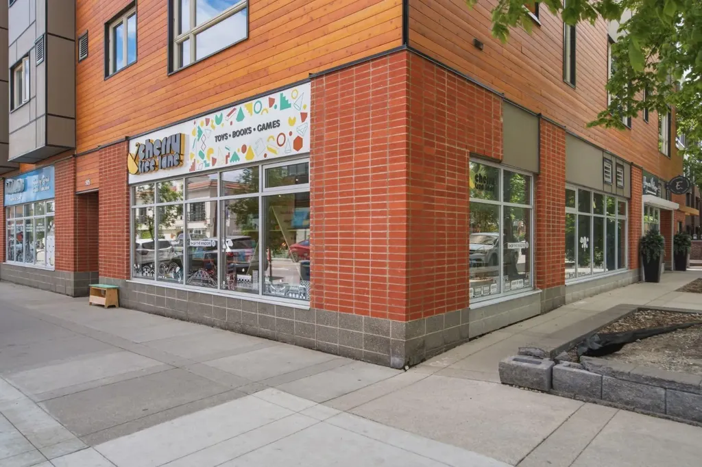 930 Centre Avenue NE Calgary AB T2E9C8