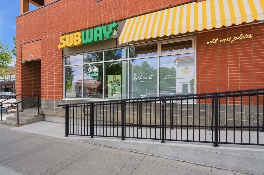 930 Centre Avenue NE Calgary AB T2E9C8
