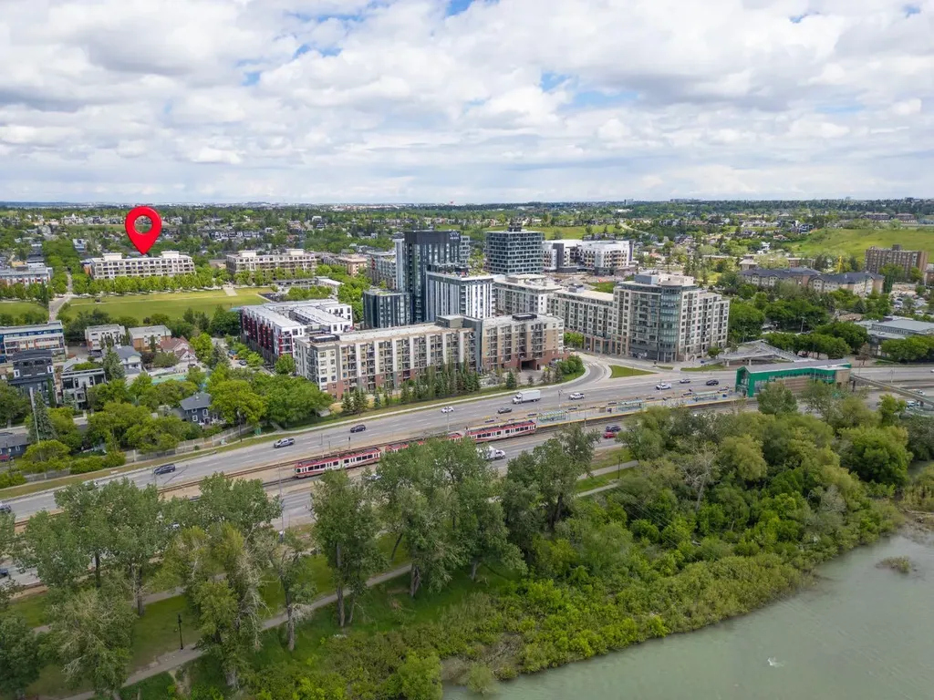 930 Centre Avenue NE Calgary AB T2E9C8