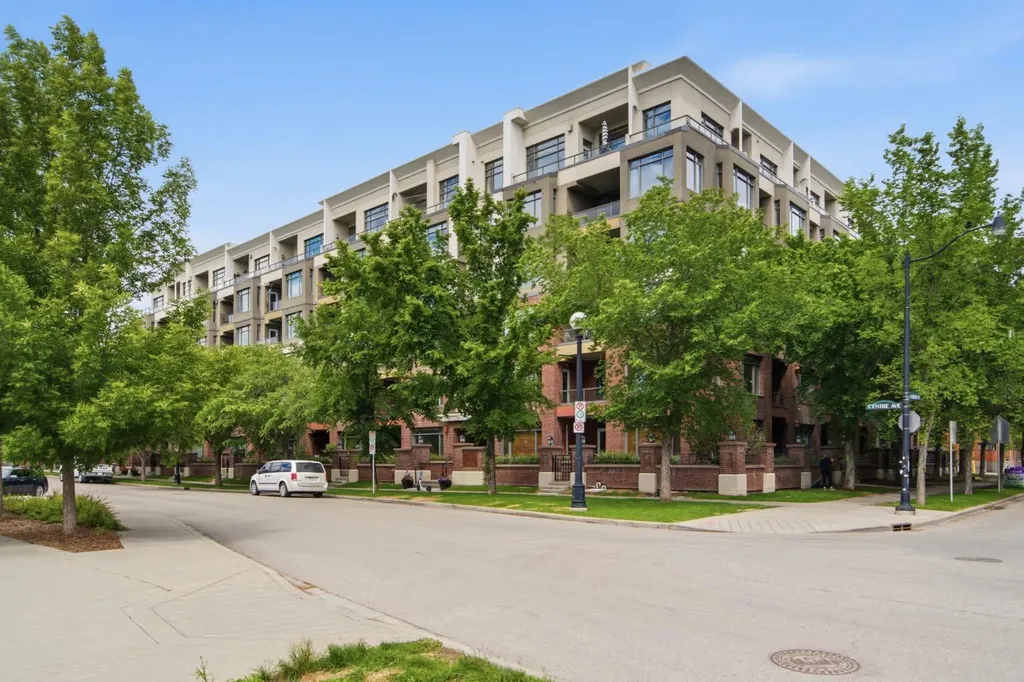 930 Centre Avenue NE Calgary AB T2E9C8