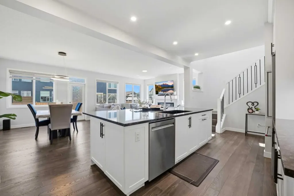 114 Corner Meadows Grove NE Calgary AB T3N 2C3