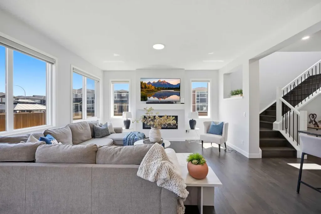114 Corner Meadows Grove NE Calgary AB T3N 2C3