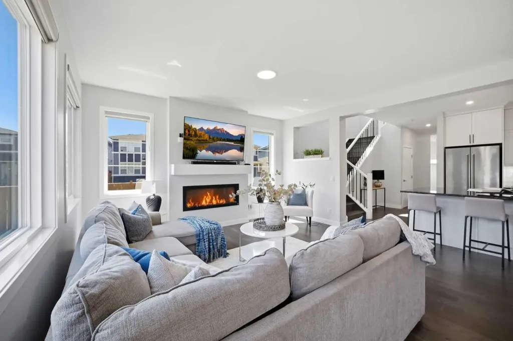 114 Corner Meadows Grove NE Calgary AB T3N 2C3