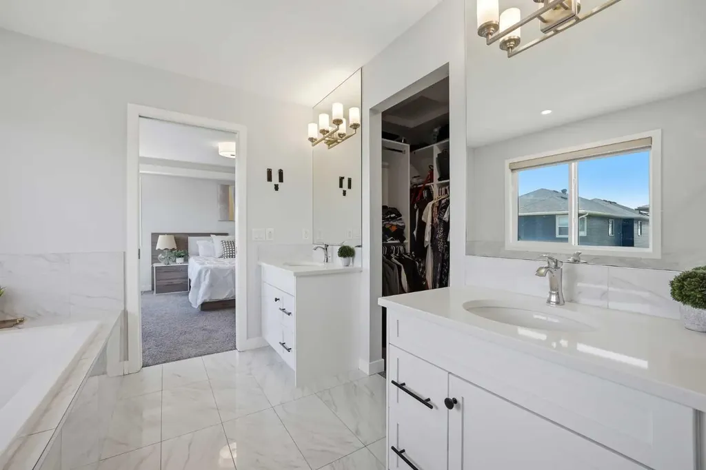 114 Corner Meadows Grove NE Calgary AB T3N 2C3