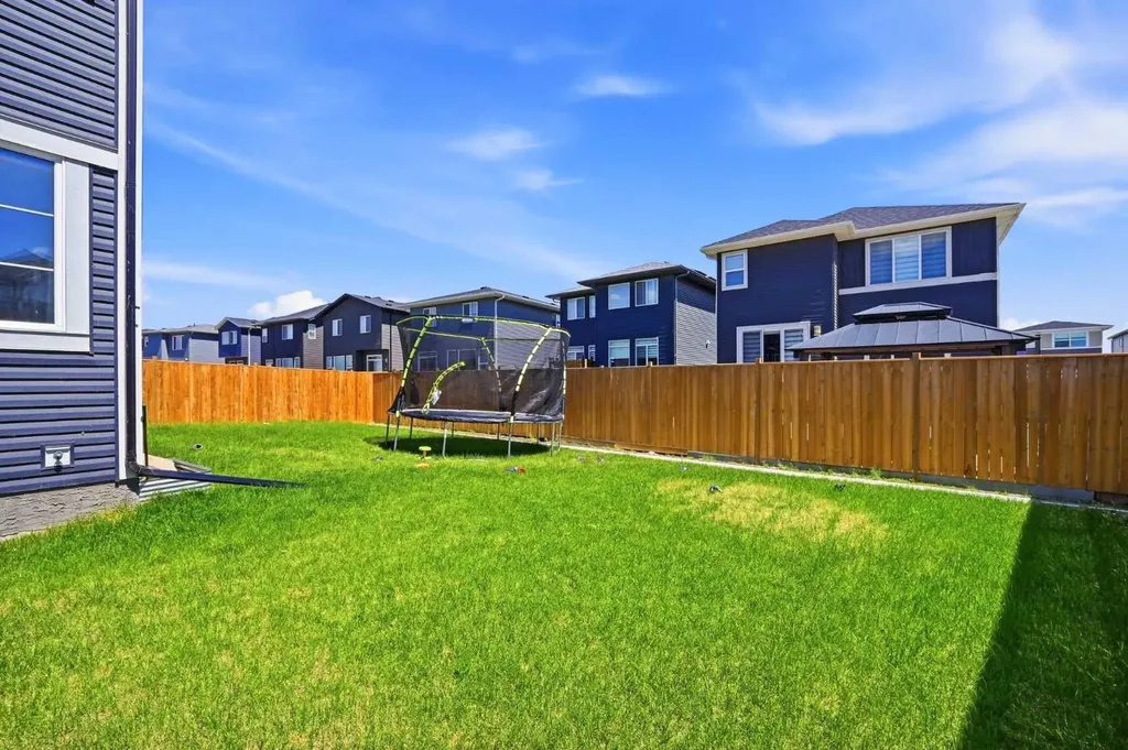 114 Corner Meadows Grove NE Calgary AB T3N 2C3