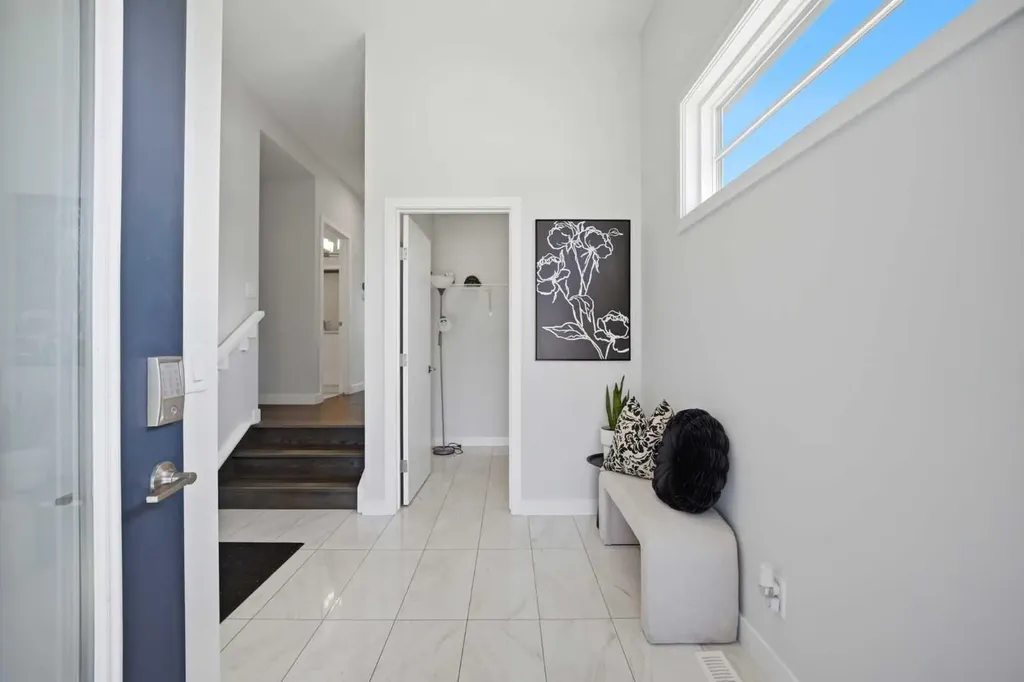 114 Corner Meadows Grove NE Calgary AB T3N 2C3