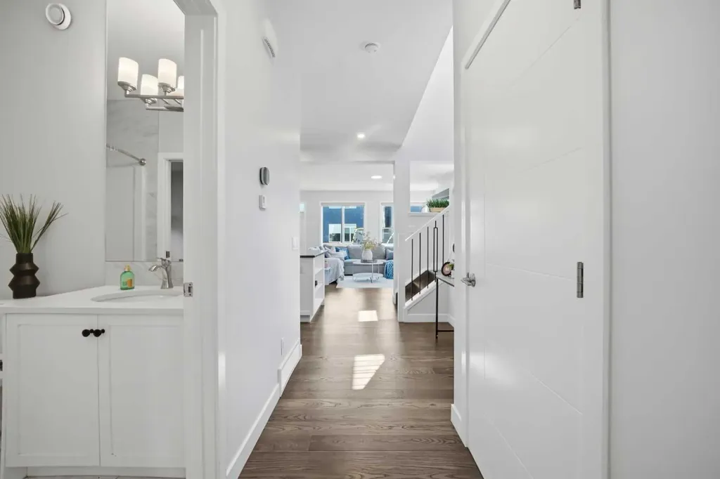 114 Corner Meadows Grove NE Calgary AB T3N 2C3