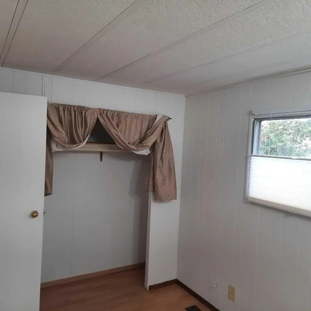 13333 17 Avenue N Blairmore AB T0K 0E0