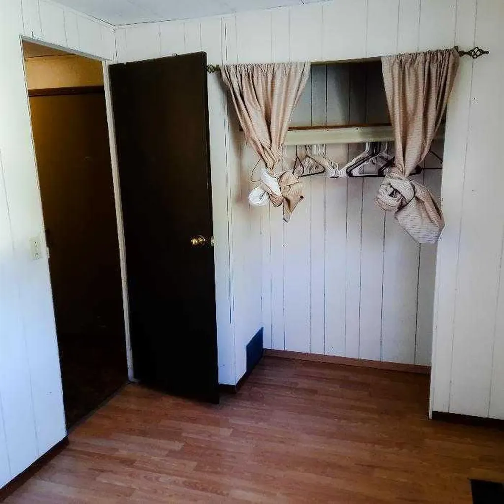 13333 17 Avenue N Blairmore AB T0K 0E0