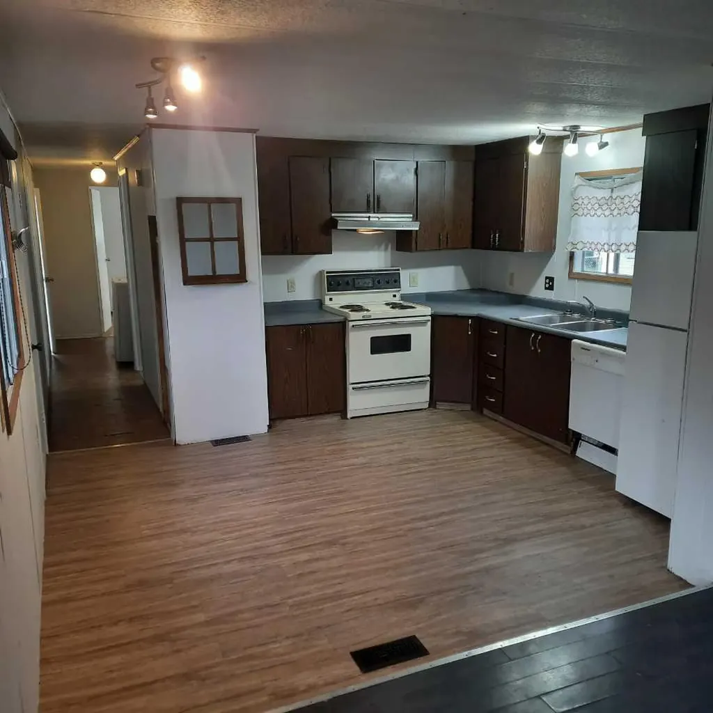 13333 17 Avenue N Blairmore AB T0K 0E0