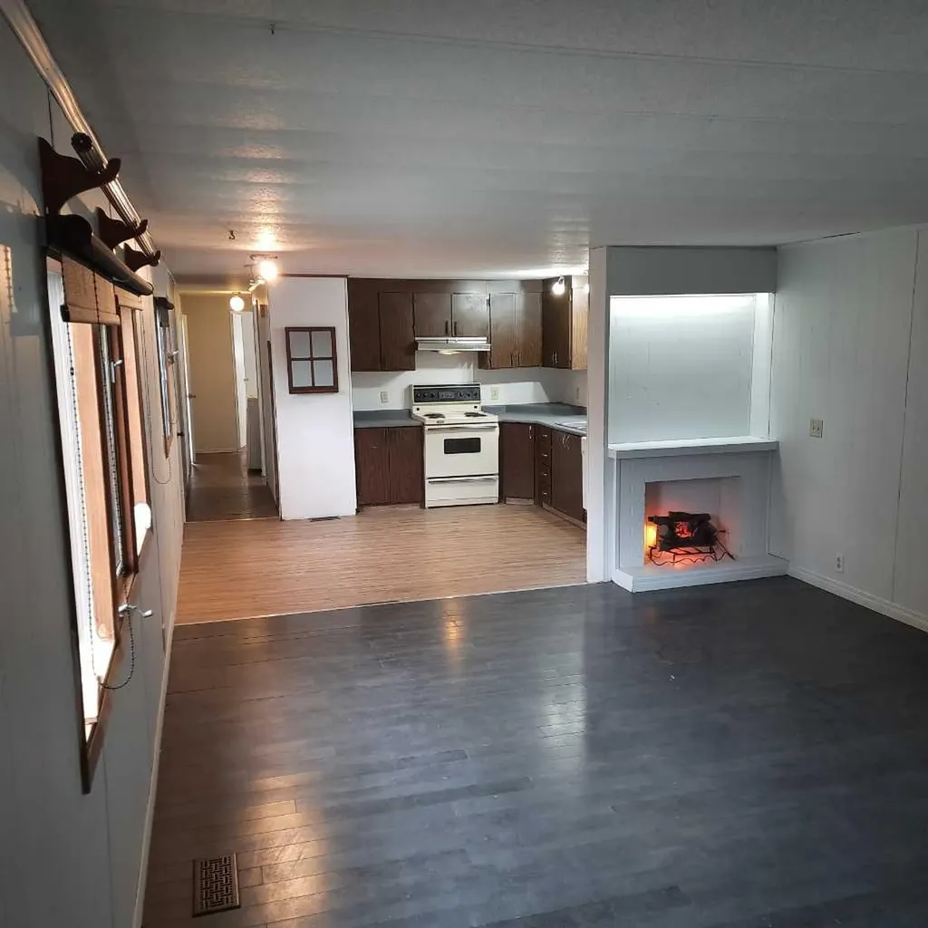 13333 17 Avenue N Blairmore AB T0K 0E0