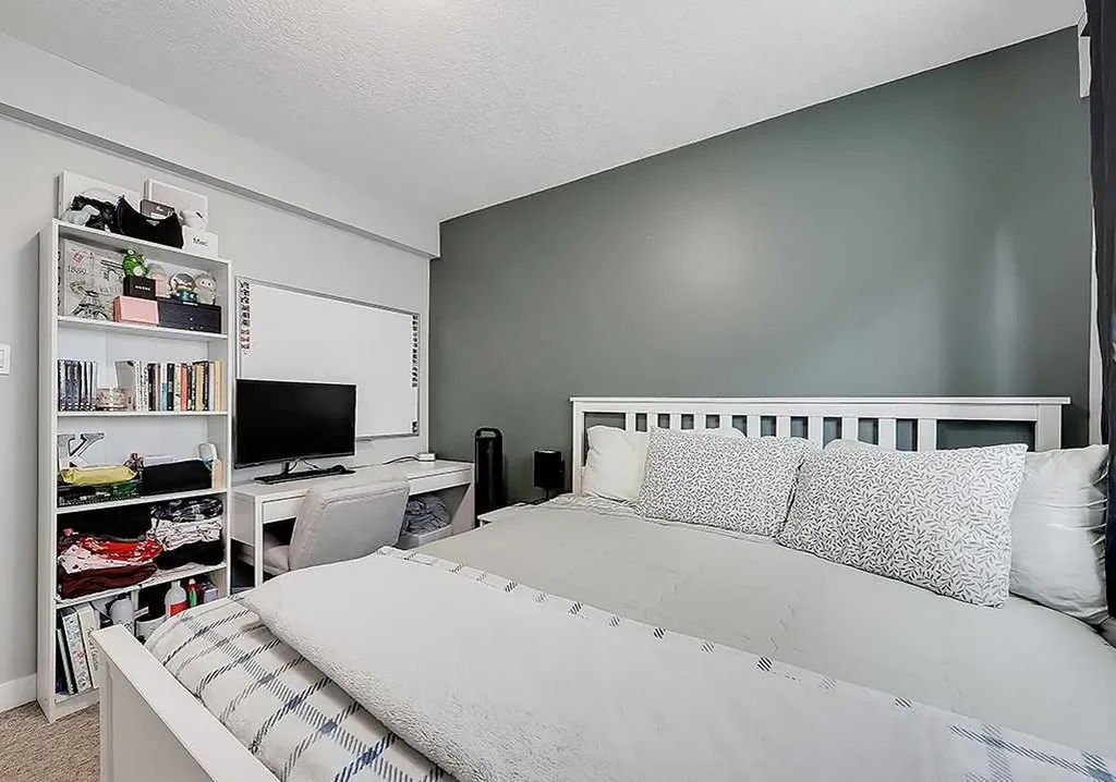 1715 13 Street SW Calgary AB T2T 3P5