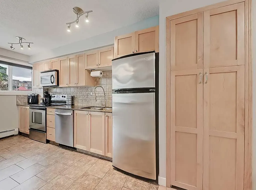 1715 13 Street SW Calgary AB T2T 3P5