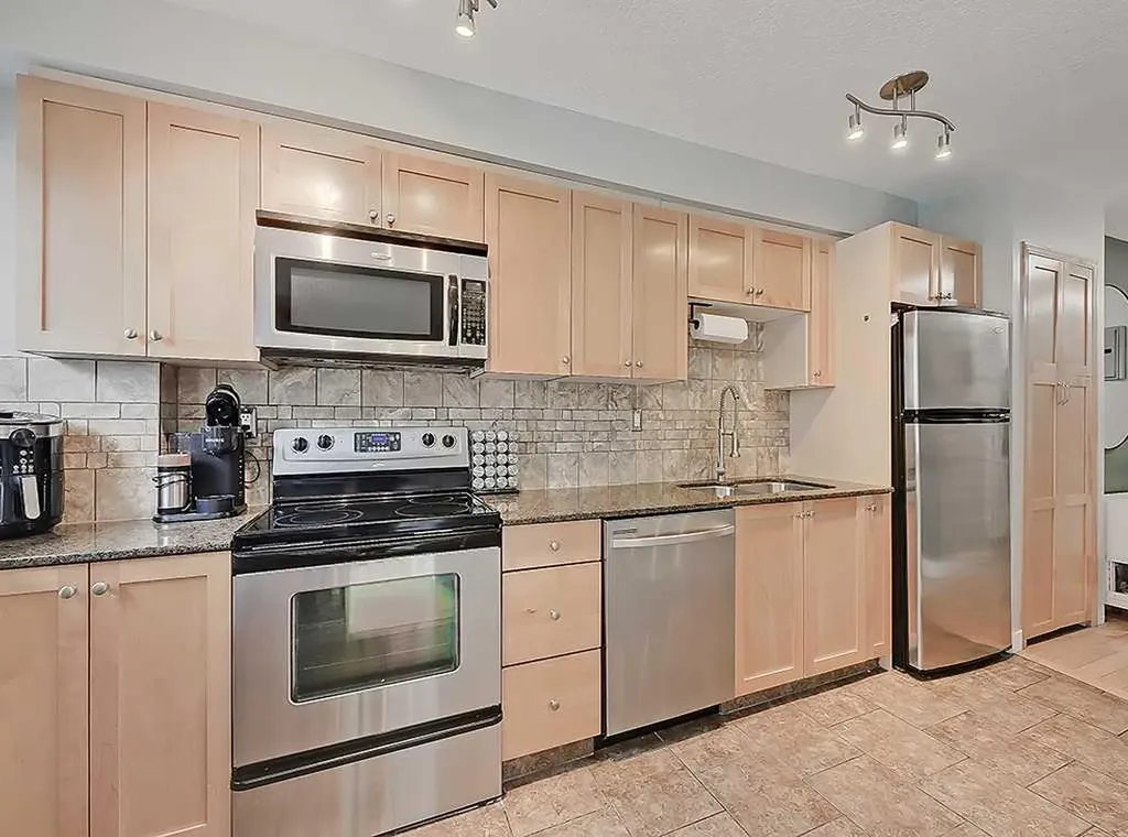 1715 13 Street SW Calgary AB T2T 3P5