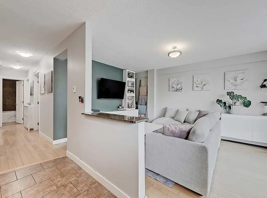 1715 13 Street SW Calgary AB T2T 3P5