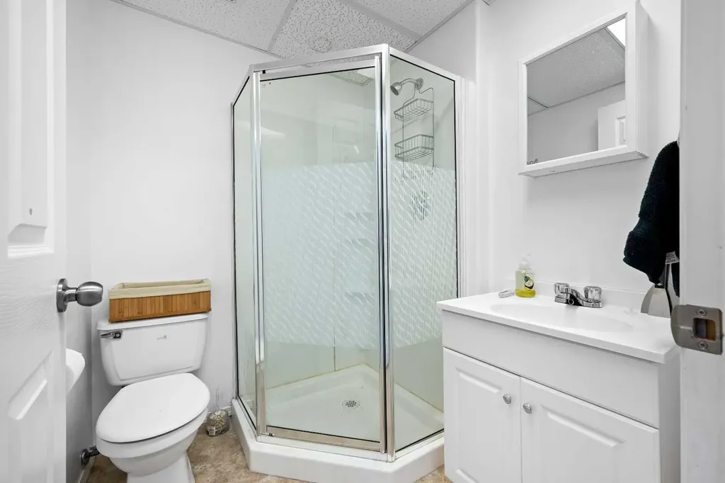 4801 47 Avenue Lloydminster SK S9V 0T9