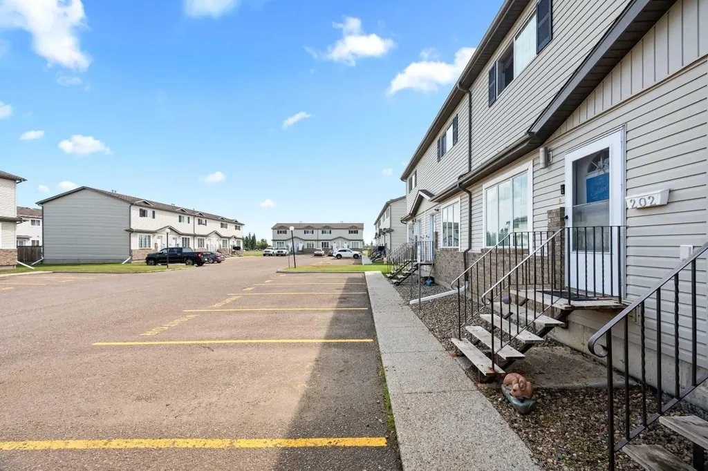 4801 47 Avenue Lloydminster SK S9V 0T9