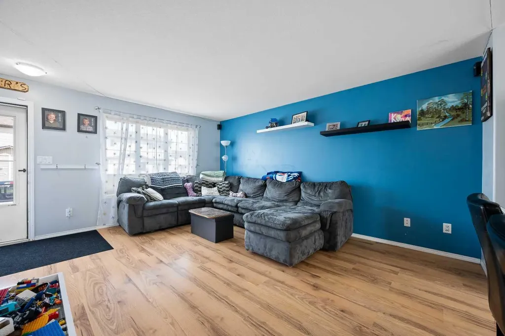 4801 47 Avenue Lloydminster SK S9V 0T9