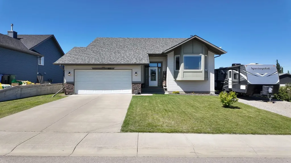 303 Railway Point SE Langdon AB T0J 1X1