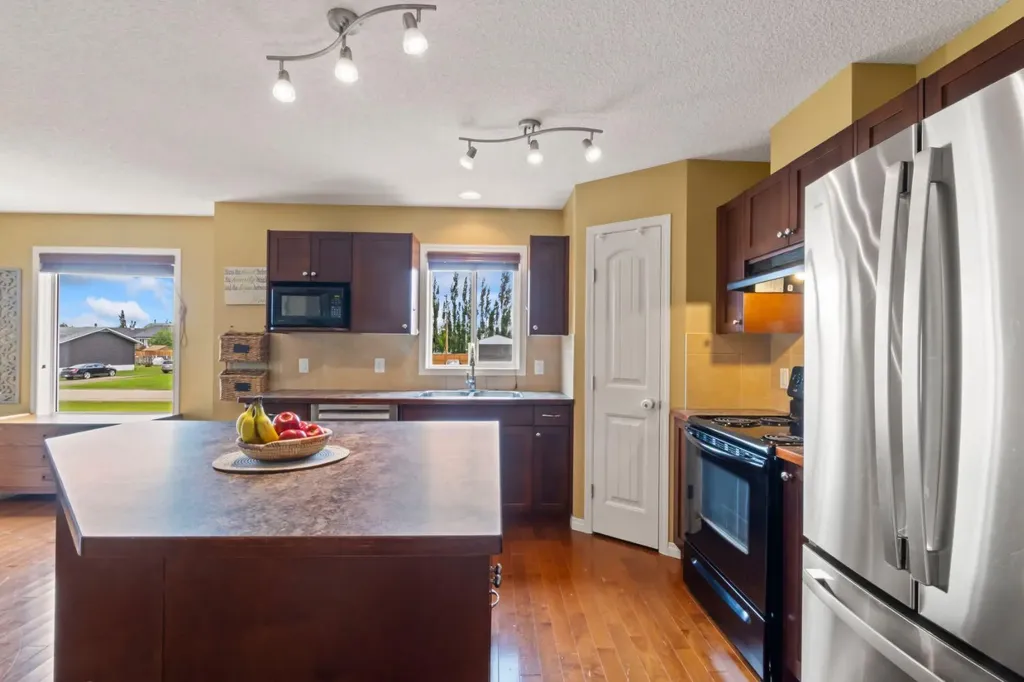 303 Railway Point SE Langdon AB T0J 1X1