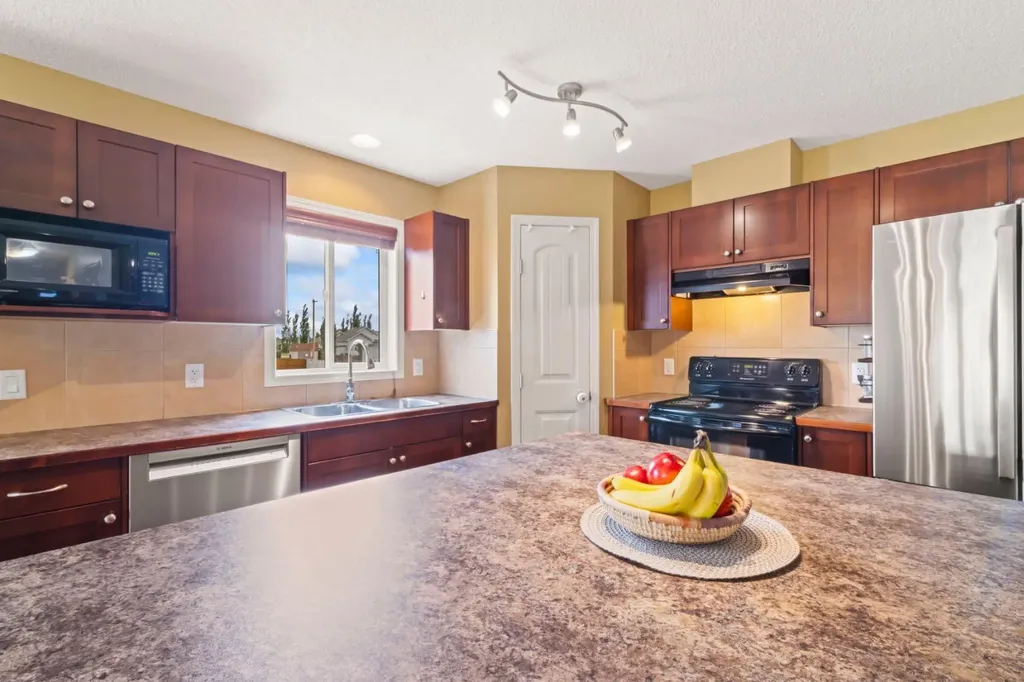 303 Railway Point SE Langdon AB T0J 1X1
