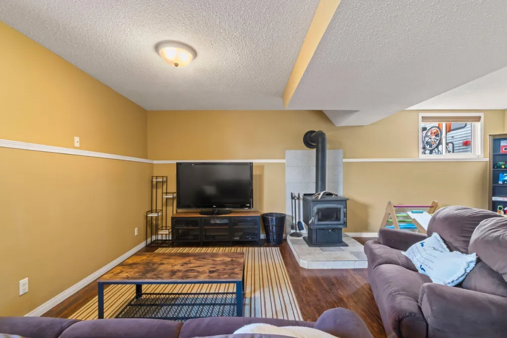 303 Railway Point SE Langdon AB T0J 1X1