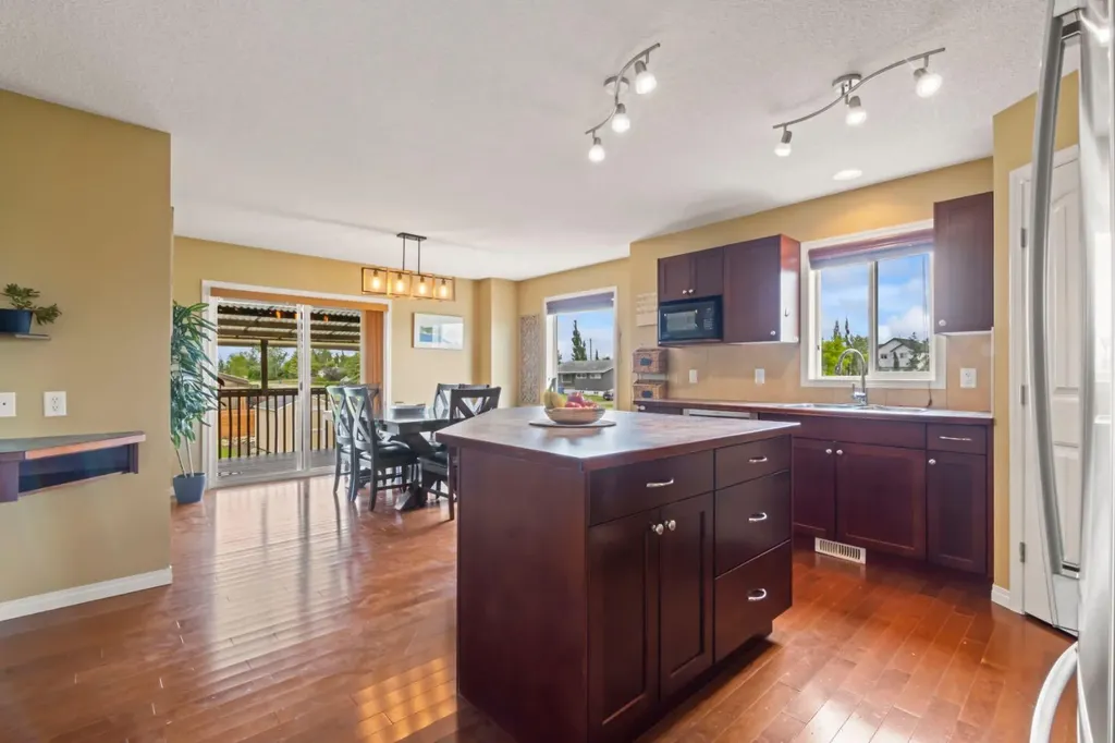 303 Railway Point SE Langdon AB T0J 1X1