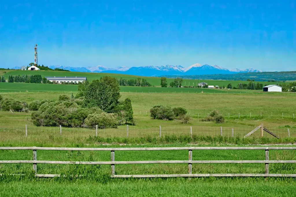 85052 169 Avenue W Rural Foothills County AB T1S0Z8