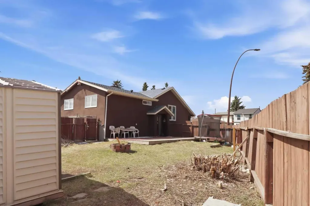 85 Abergale Close NE Calgary AB T2A 6J2