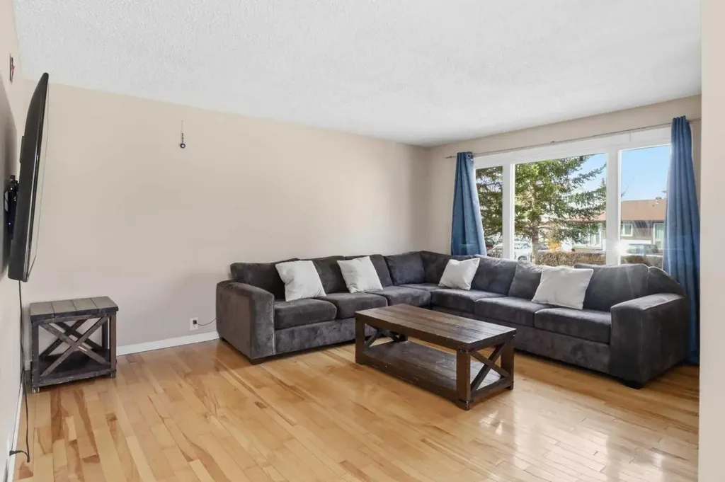 85 Abergale Close NE Calgary AB T2A 6J2