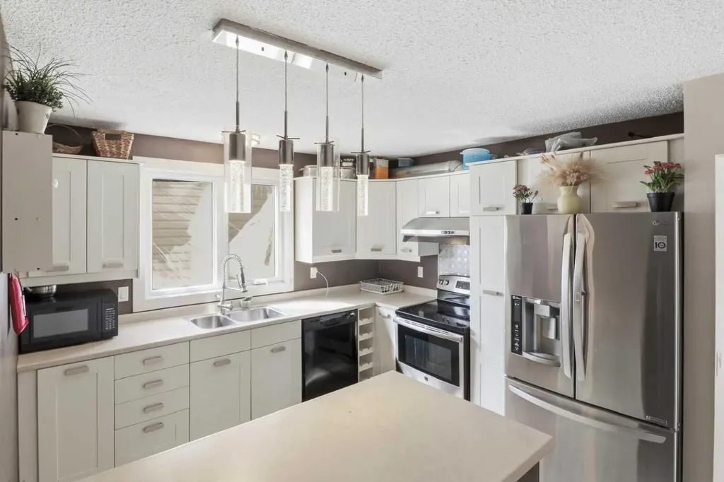 85 Abergale Close NE Calgary AB T2A 6J2