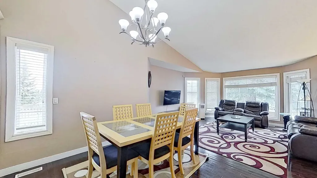 109 Edgebrook Gardens NW Calgary AB T3A 4Z8