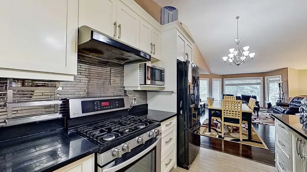 109 Edgebrook Gardens NW Calgary AB T3A 4Z8