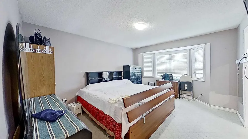 109 Edgebrook Gardens NW Calgary AB T3A 4Z8