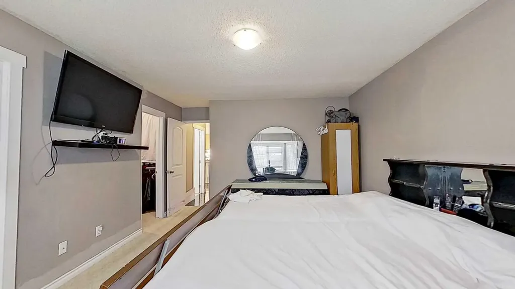 109 Edgebrook Gardens NW Calgary AB T3A 4Z8