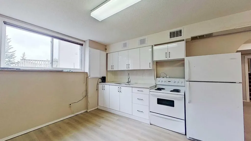 109 Edgebrook Gardens NW Calgary AB T3A 4Z8