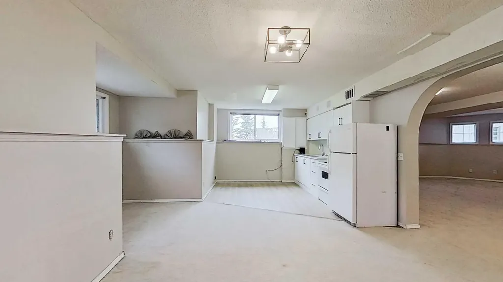 109 Edgebrook Gardens NW Calgary AB T3A 4Z8