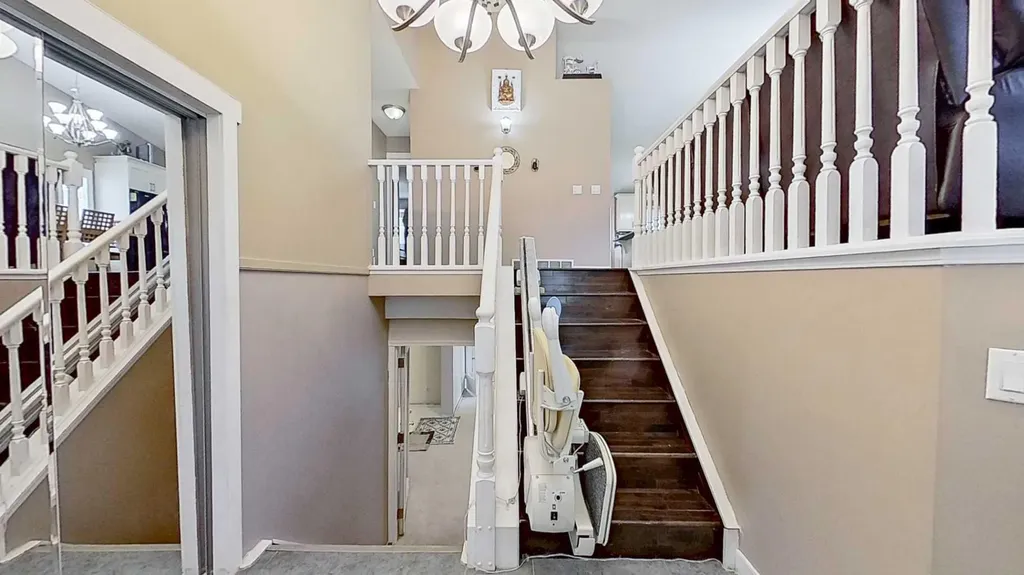 109 Edgebrook Gardens NW Calgary AB T3A 4Z8