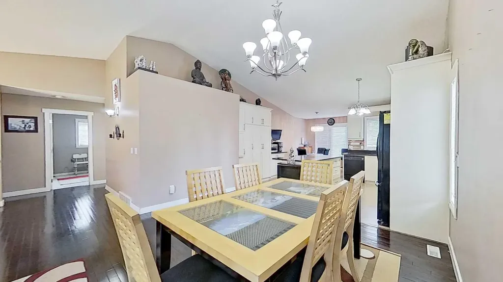 109 Edgebrook Gardens NW Calgary AB T3A 4Z8